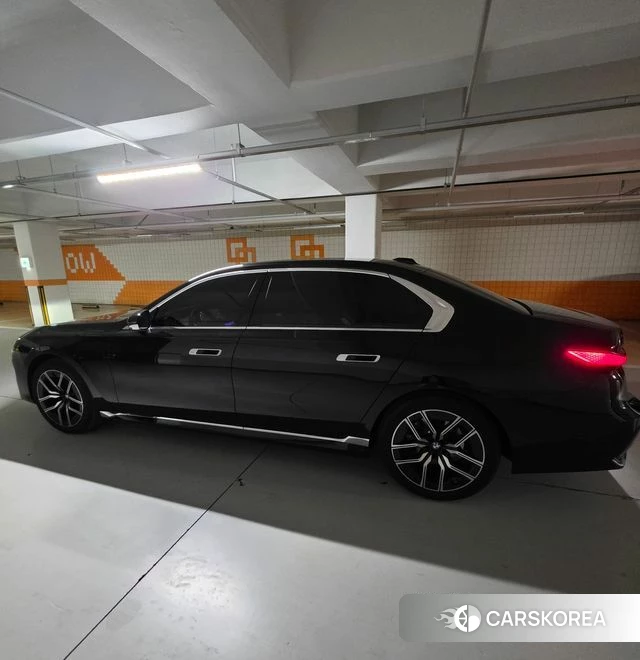 BMW 7 Series (G70) 2025 Черный из Кореи, фото 4