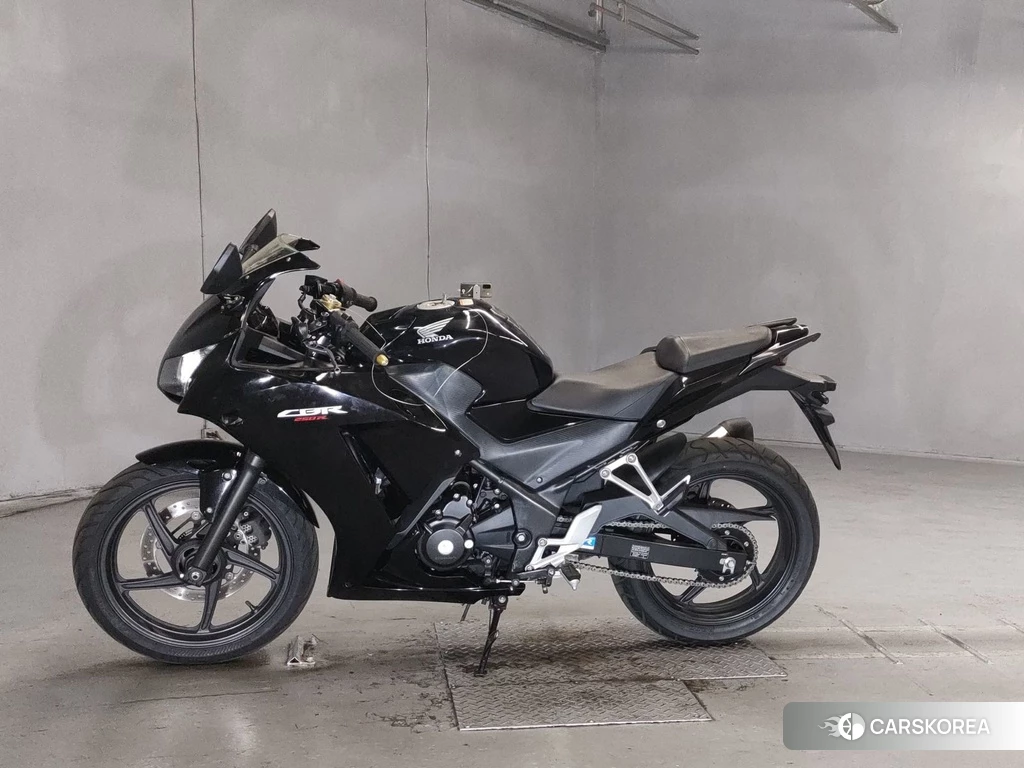 Проданный Honda CBR250R 2015 из Японии