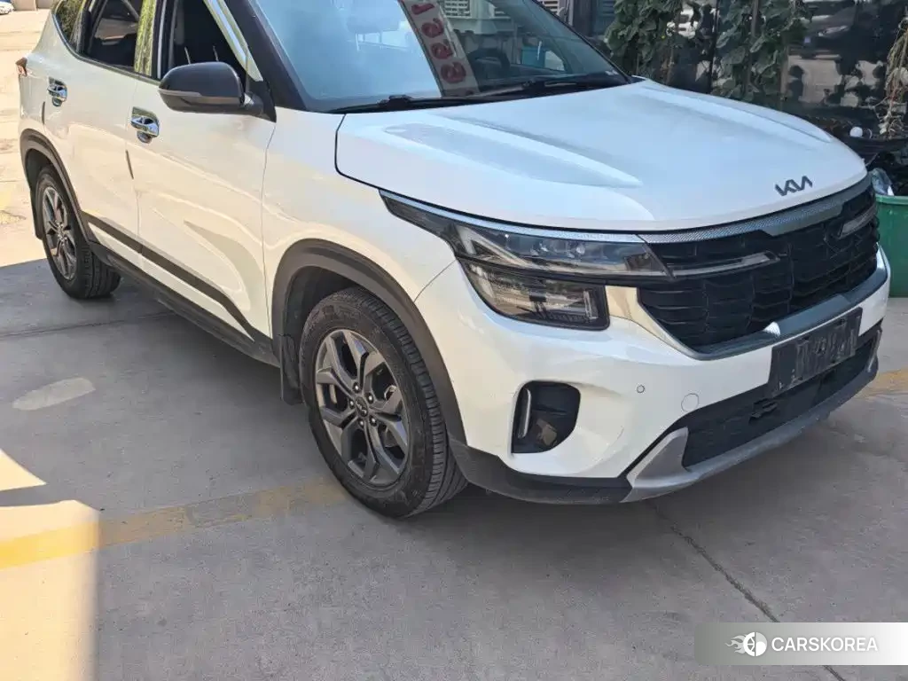 Kia Seltos 2025 Белый из Китая, фото 2