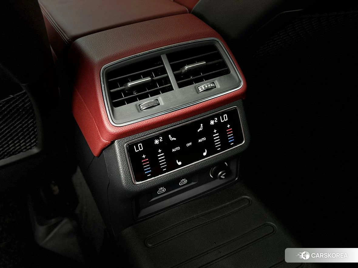 Audi A7L id 4440808 из Китая 9