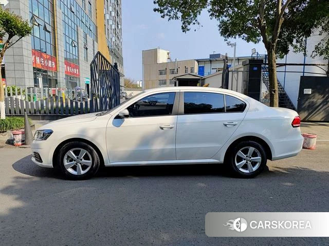 Volkswagen Lavida 2022 Белый из Китая, фото 2