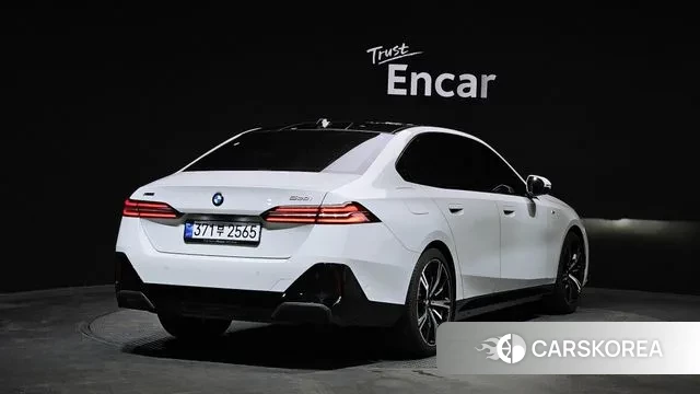 BMW 5 Series (G60) id 3725925 из Кореи 12