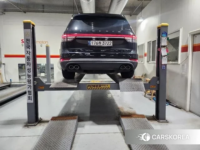 Lincoln Aviator 2nd generation 2023 Черный из Кореи, фото 2