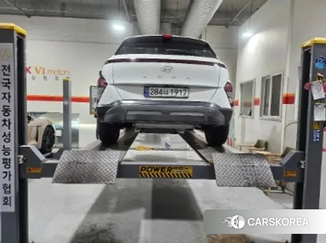 Hyundai Kona (SX2) 2023 Белый из Кореи, фото 2