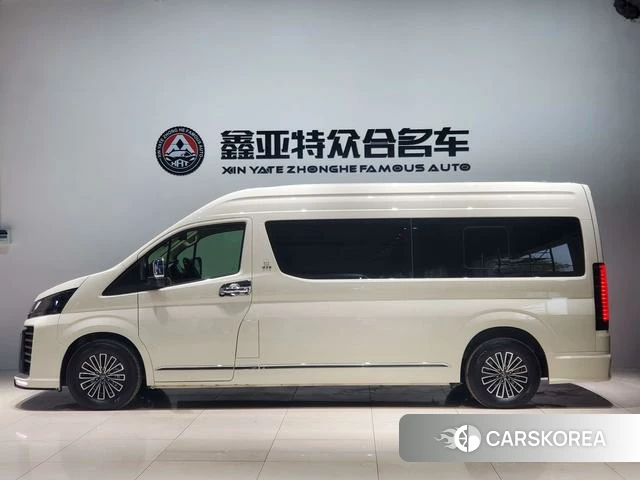 Toyota Hiace 2022 Белый из Китая, фото 6