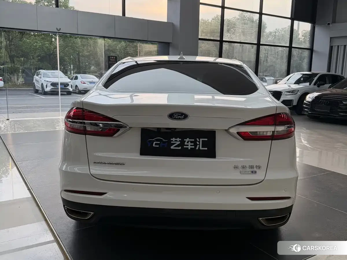 Ford Mondeo 2021 Белый из Китая, фото 4