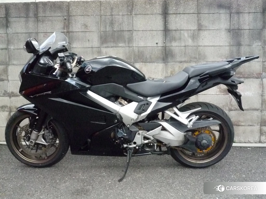 Проданный Honda VFR800F 2014 из Японии
