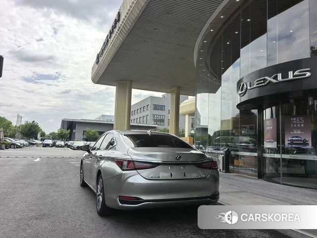 Lexus ES id 4297687 из Китая 9