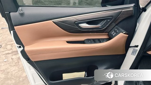 Toyota Elfa 2026 Белый из Китая, фото 2