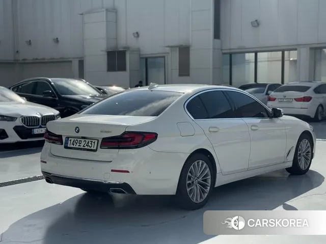 BMW 5 Series (G30) 2020 Белый из Кореи, фото 2