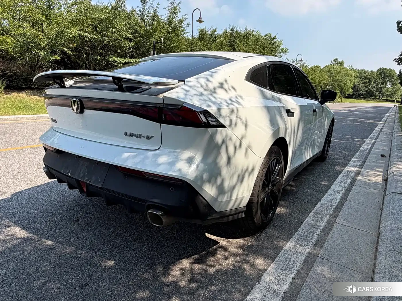 Chang'an UNI-V 2023 Белый из Китая, фото 2