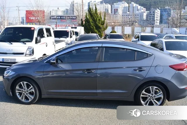 Hyundai Avante AD id 3465067 из Кореи 8