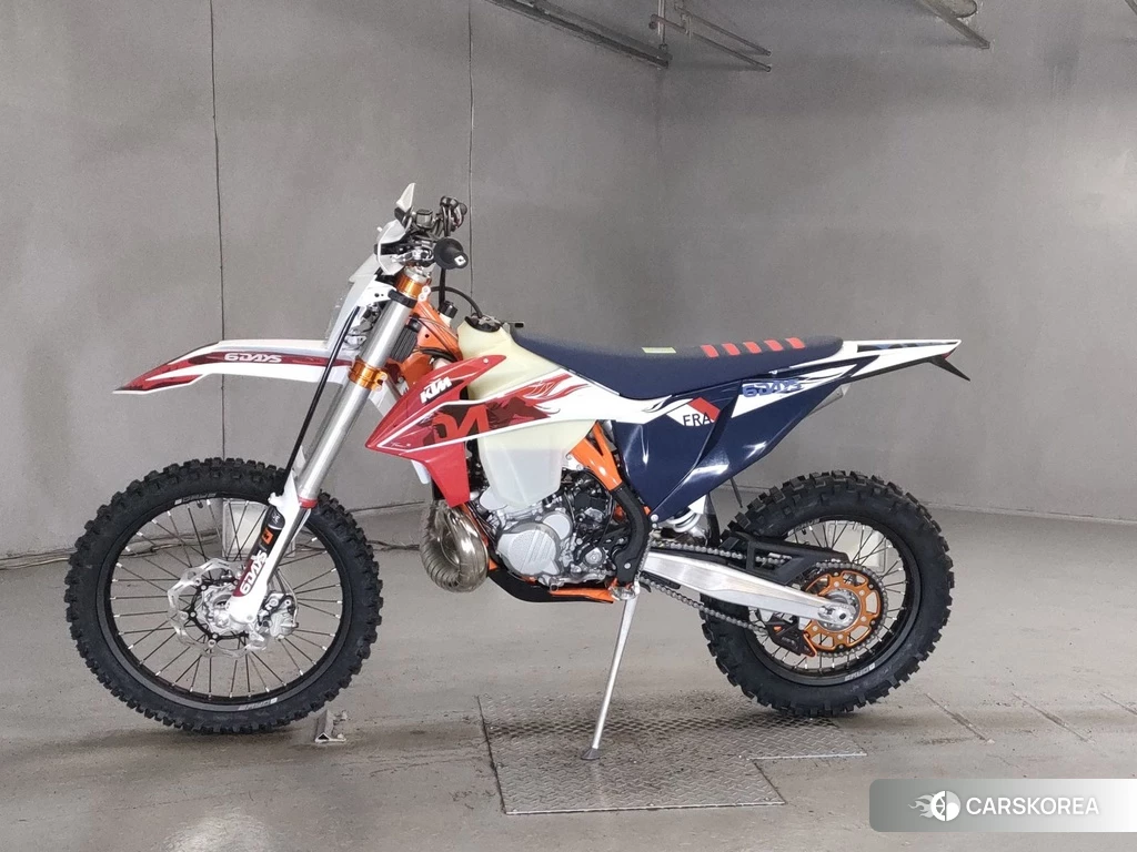 Проданный KTM 300EXC SIXDAYS 2023 из Японии, фото 2