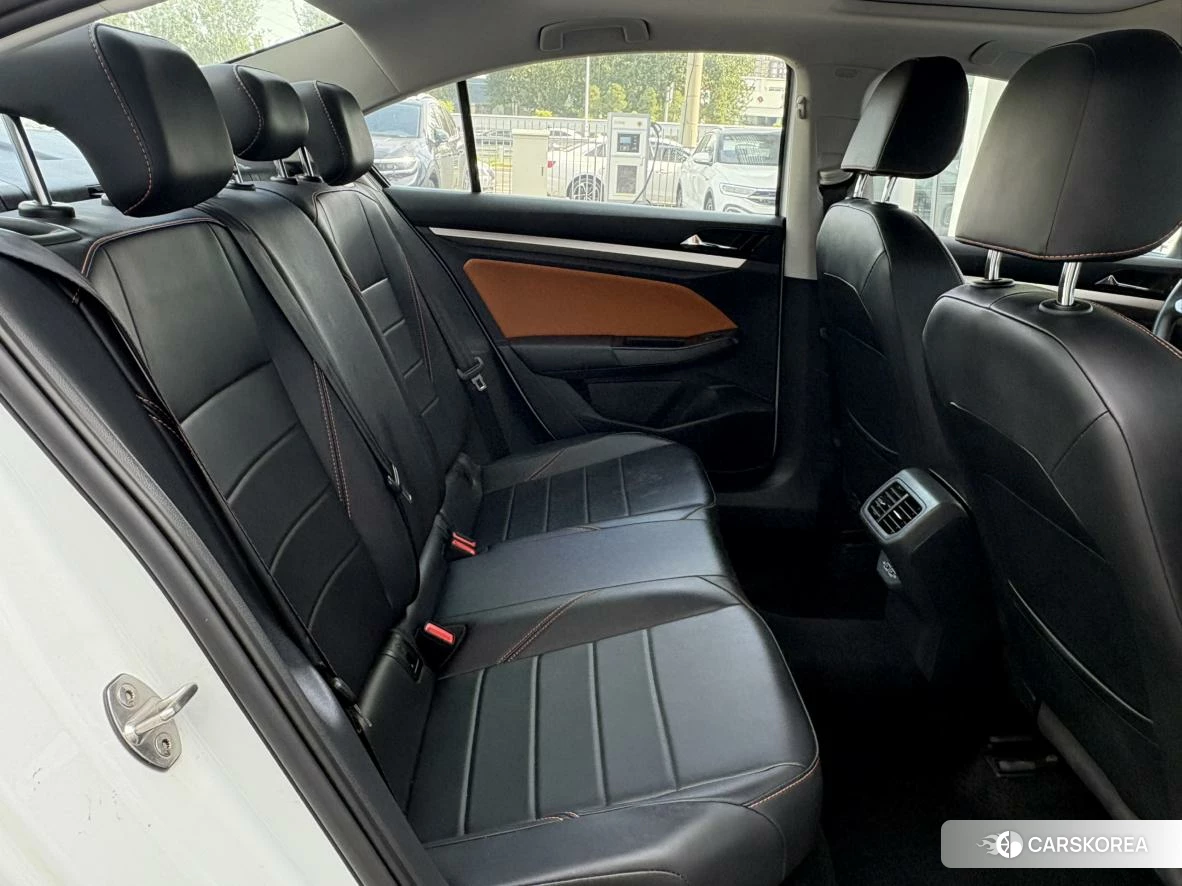 Volkswagen Bora 2022 Белый из Китая, фото 4