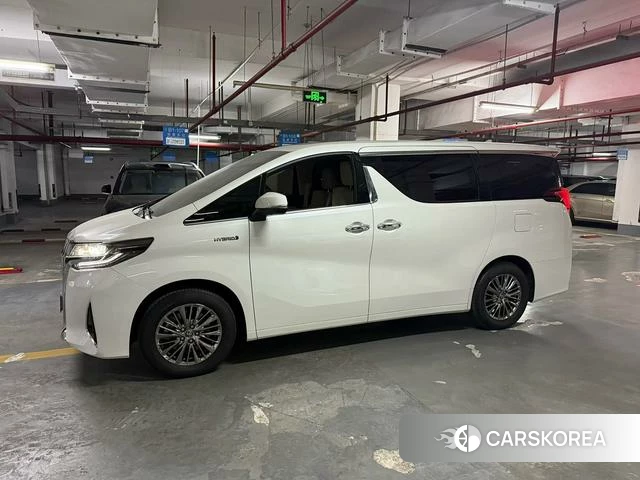 Toyota Elfa 2022 Белый из Китая, фото 2