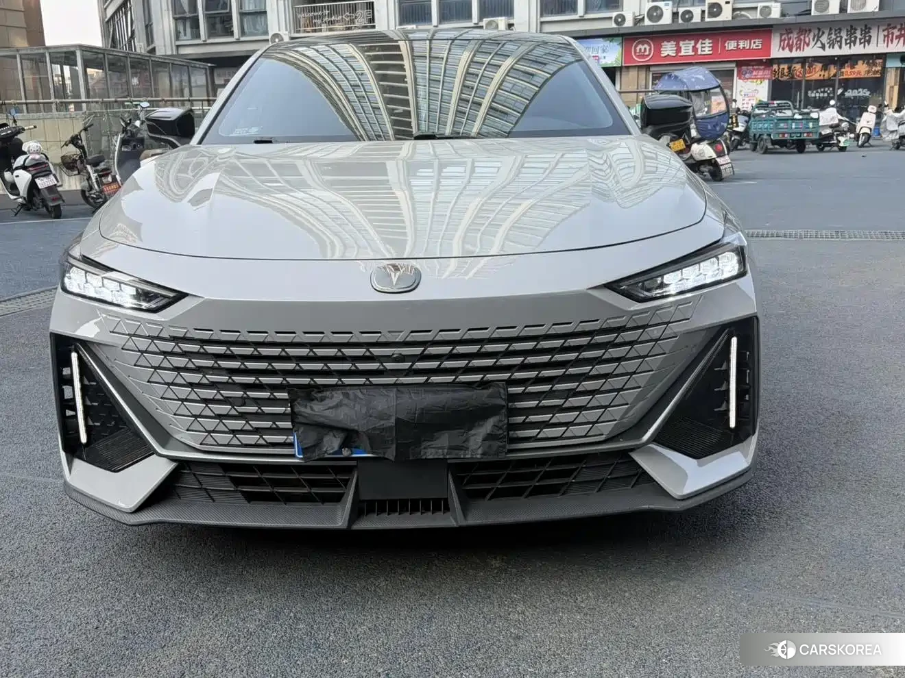 Chang'an UNI-V 2022 Silver/gray из Китая, фото 4