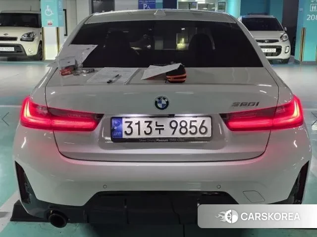 BMW 3 Series (G20) 2023 Белый из Кореи, фото 2