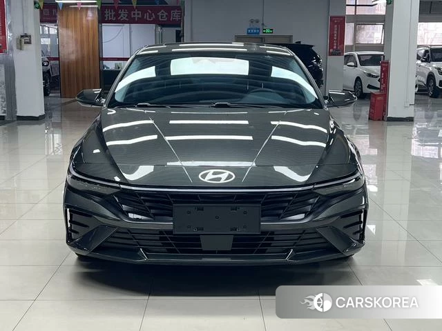 Hyundai Elantra 2023 Темно-серый из Китая, фото 4