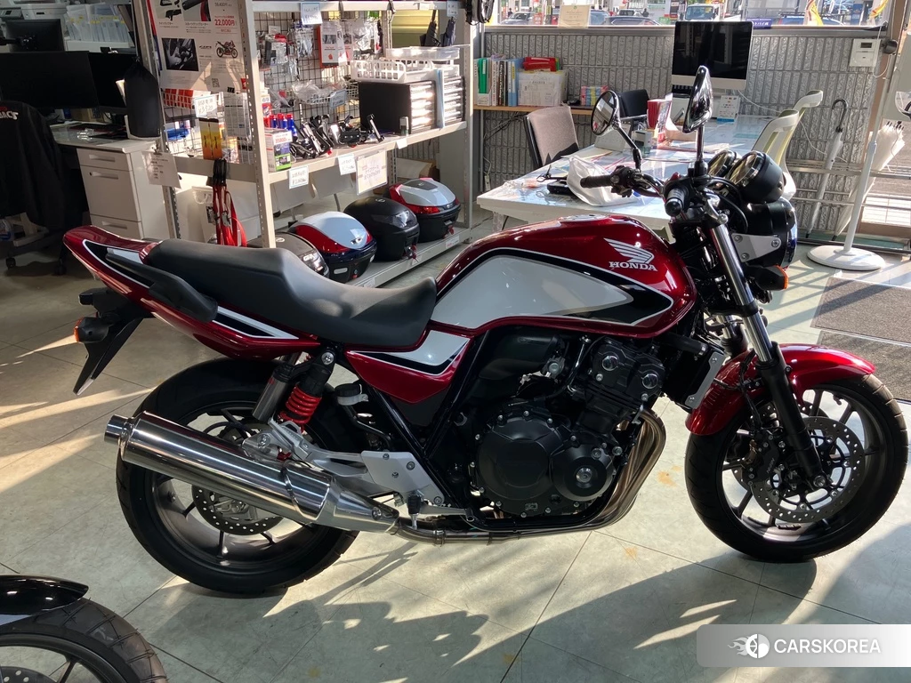 Проданный Honda CB400SF ABS 2022 из Японии, фото 2