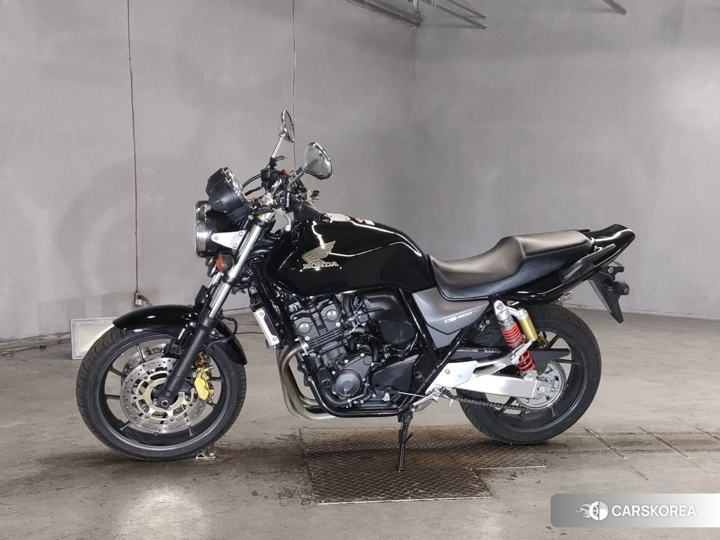 Проданный Honda CB400SF 2015 из Японии