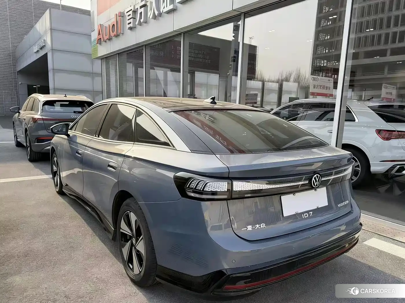 Volkswagen ID.7 VIZZION 2024 Silver/gray из Китая, фото 2