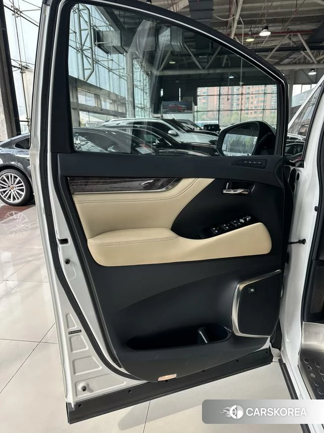 Toyota Elfa id 4257621 из Китая 11