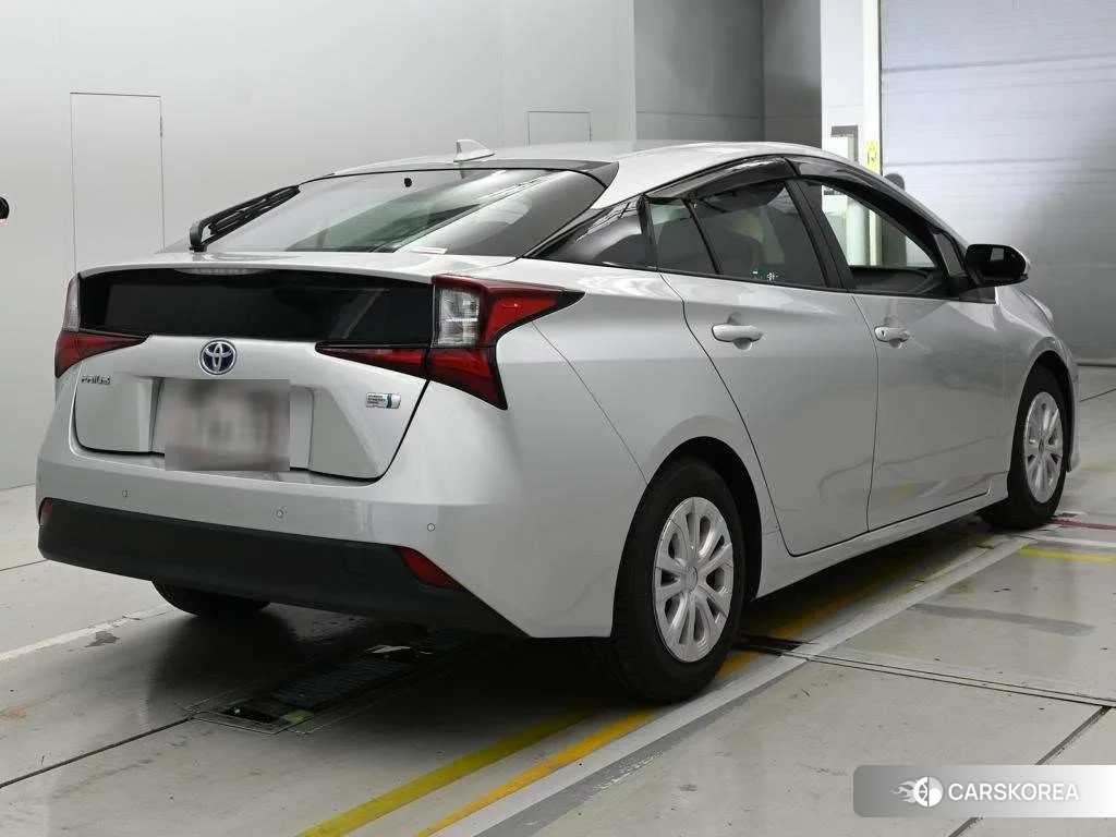 Toyota Prius 2021 из Японии, фото 2