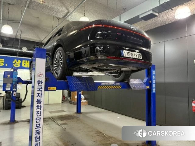 Hyundai Grandeur Hybrid (GN7) 2023 Черный из Кореи, фото 2