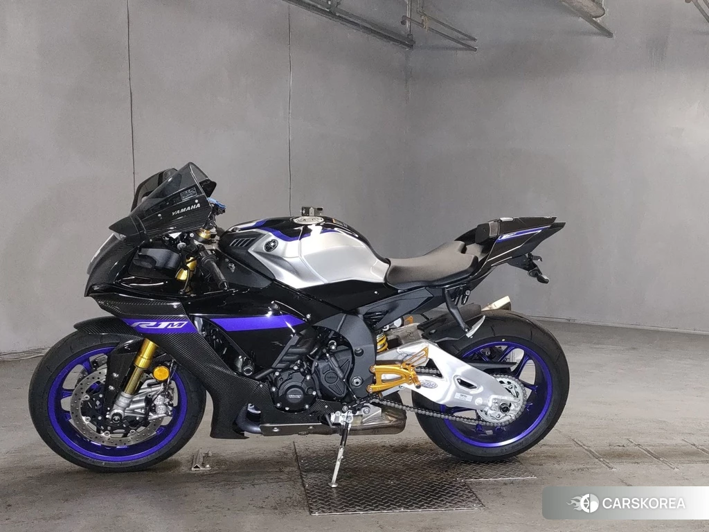 Проданный Yamaha YZF-R1M id 4162760 из Японии