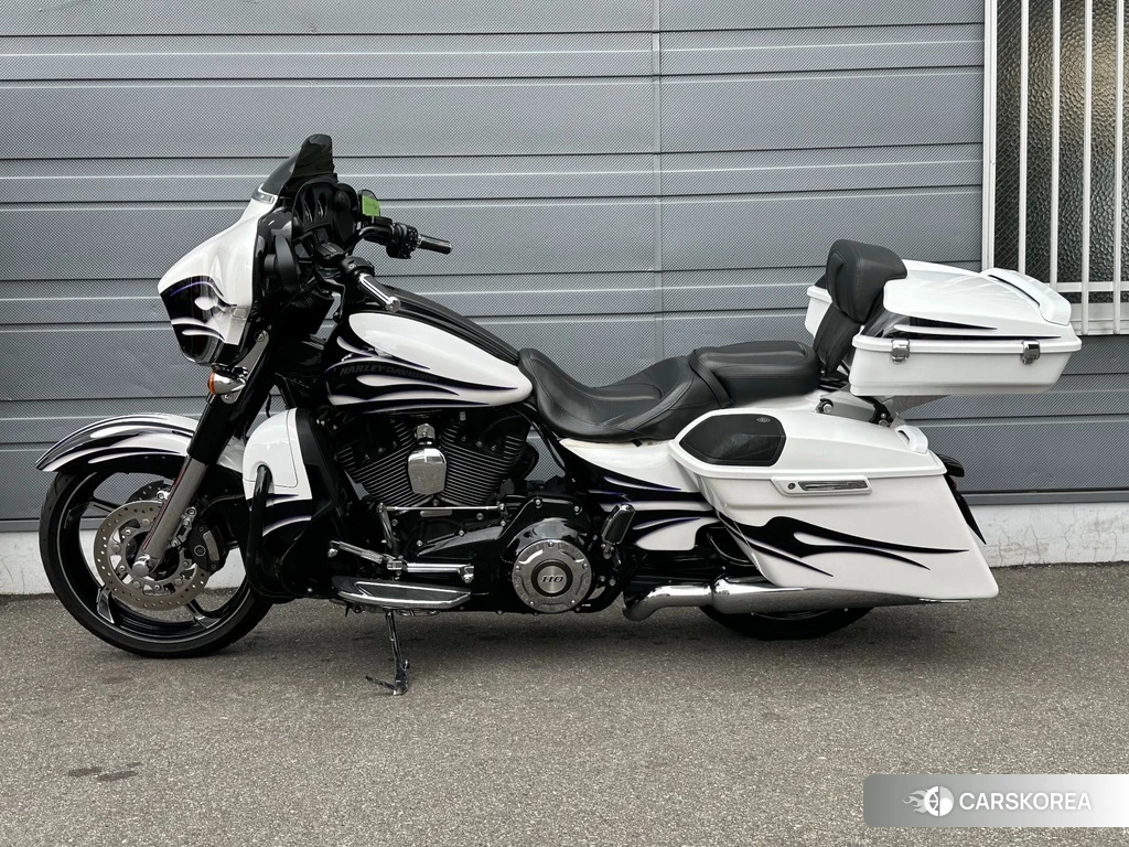 Проданный Harley-Davidson Street Glide FLHXSE1800 CVO 2016 из Японии