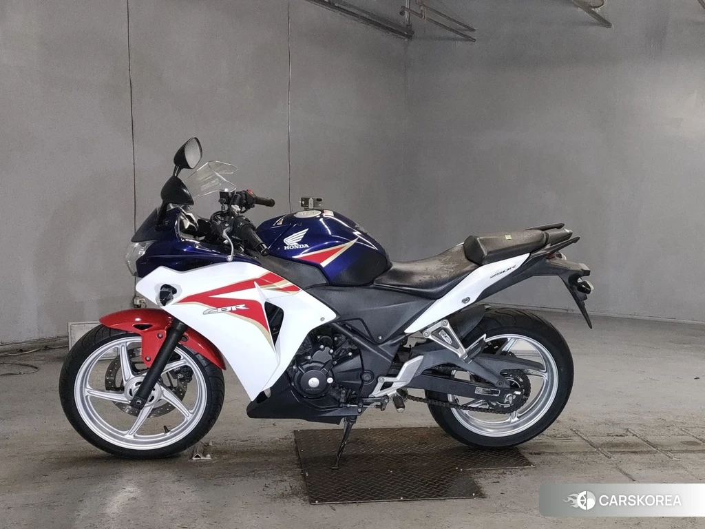 Проданный Honda CBR250R 2011 из Японии