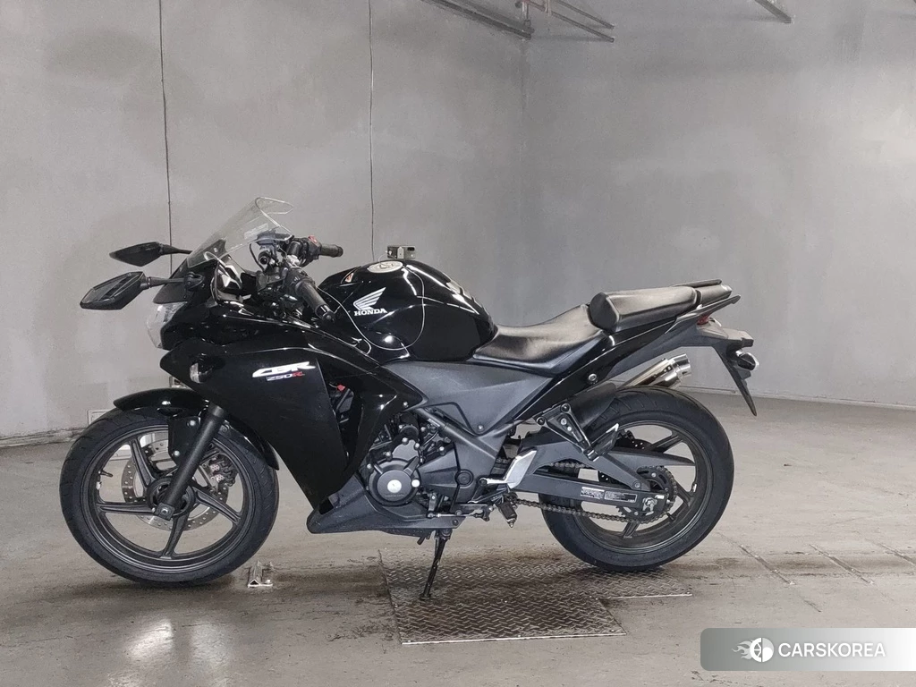 Проданный Honda CBR250R 2013 из Японии