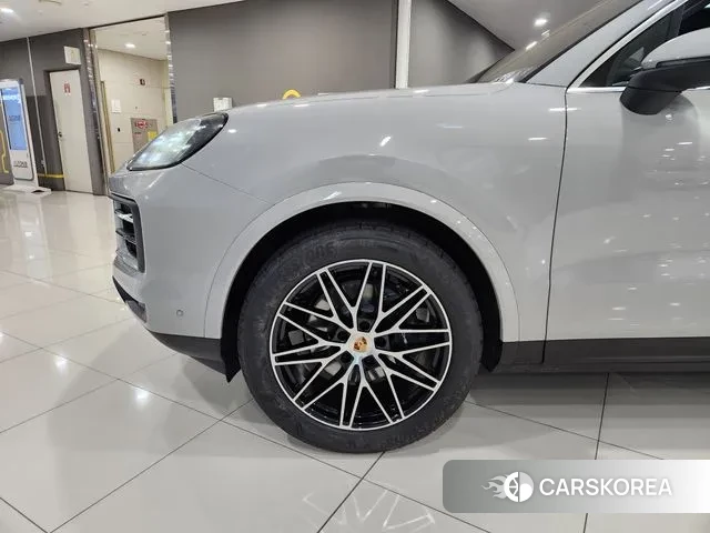 Porsche Cayenne (PO536) 2025 Светло-серебряный цвет из Кореи, фото 5