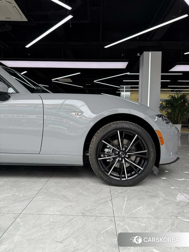 Mazda MX-5 2025 Серебристо-серый из Китая, фото 3
