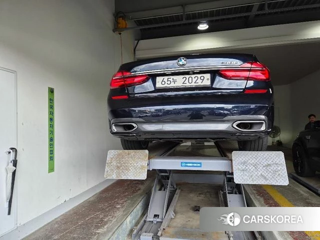 BMW 7 Series (G11) 2018 Черный из Кореи, фото 2