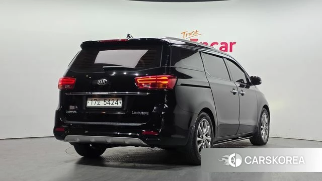 Kia The New Carnival id 4294964 из Кореи 12