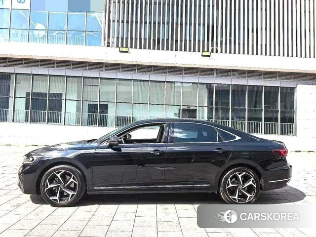 Volkswagen Passat 2023 Черный из Китая, фото 2