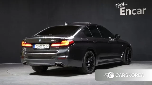 BMW 5 Series (G30) id 3631951 из Кореи 12