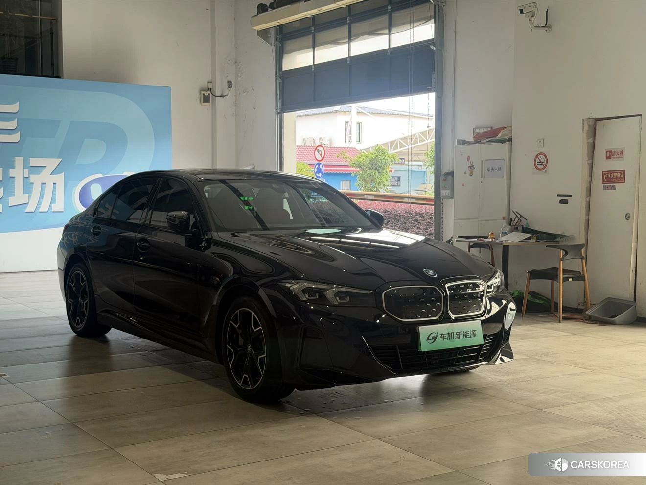 BMW i3 2023 Черный из Китая, фото 2