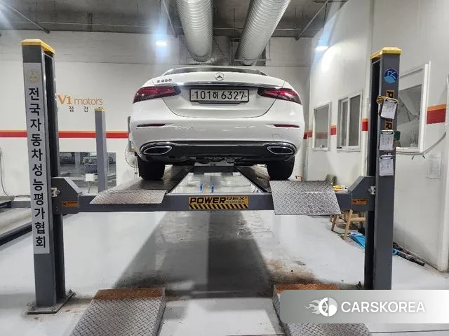 Mercedes-Benz E-Class W213 2021 Белый из Кореи, фото 2