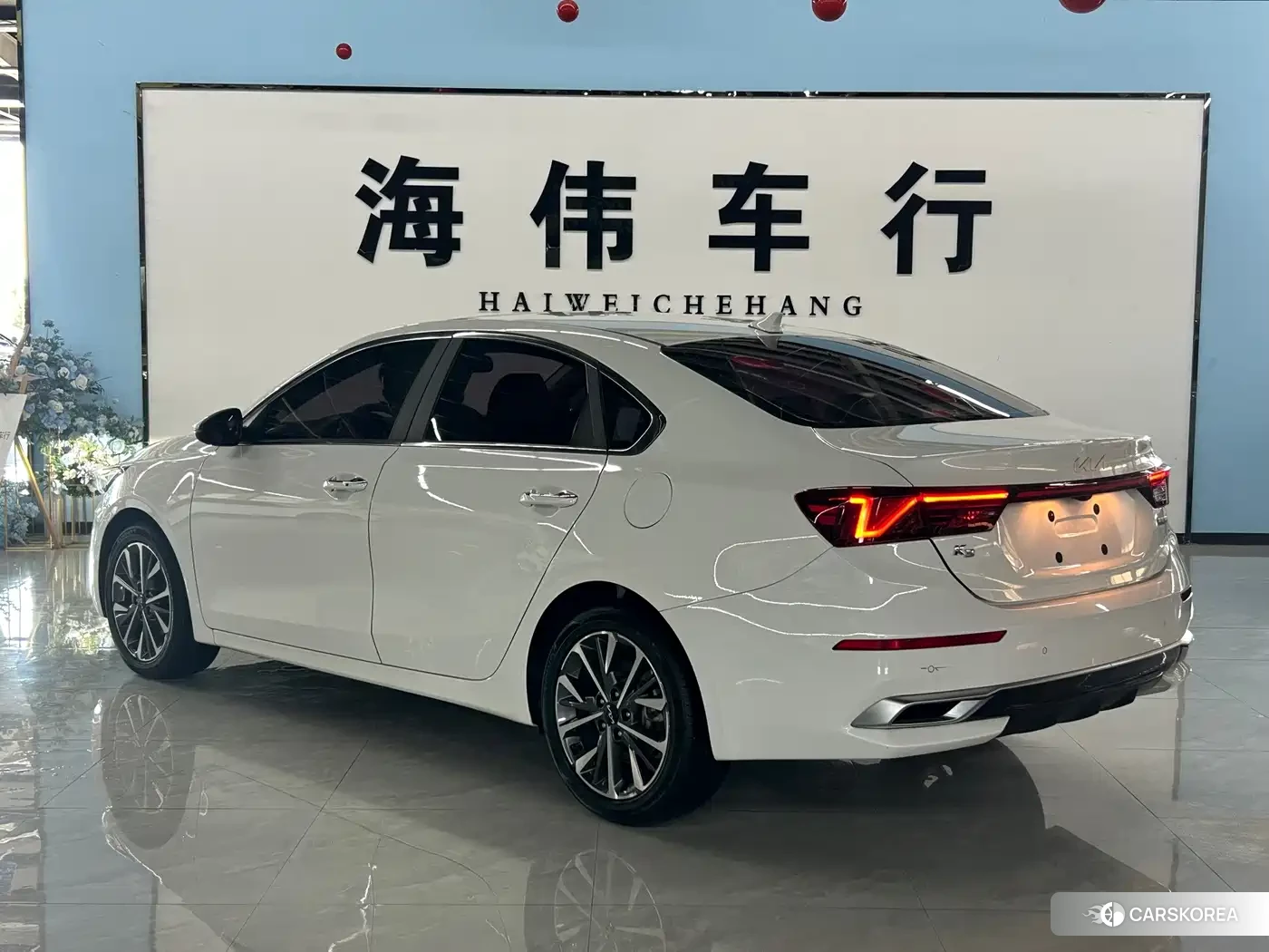 Kia K3 2022 Белый из Китая, фото 4