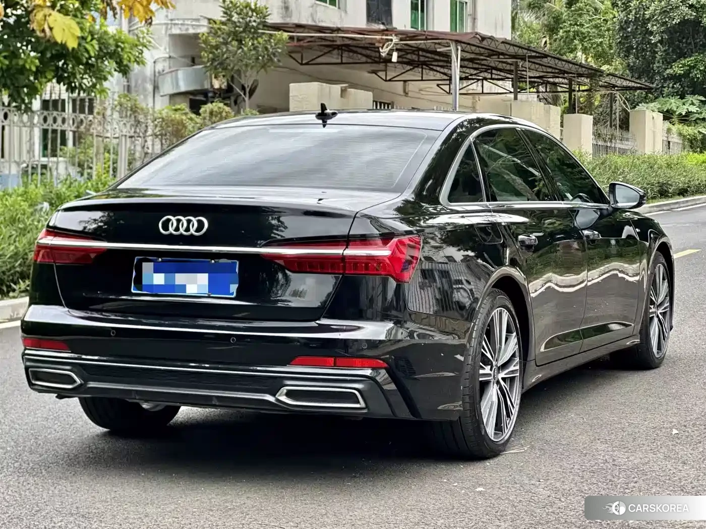 Audi A6L 2022 Черный из Китая, фото 2