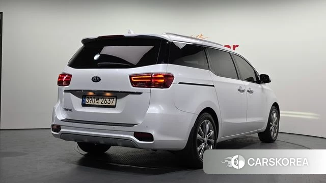 Kia The New Carnival id 4371047 из Кореи 12