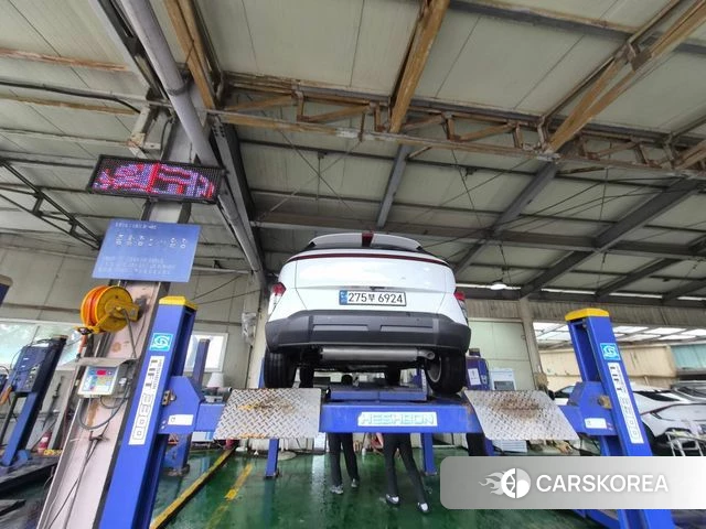 Hyundai Kona (SX2) 2025 Белый из Кореи, фото 2