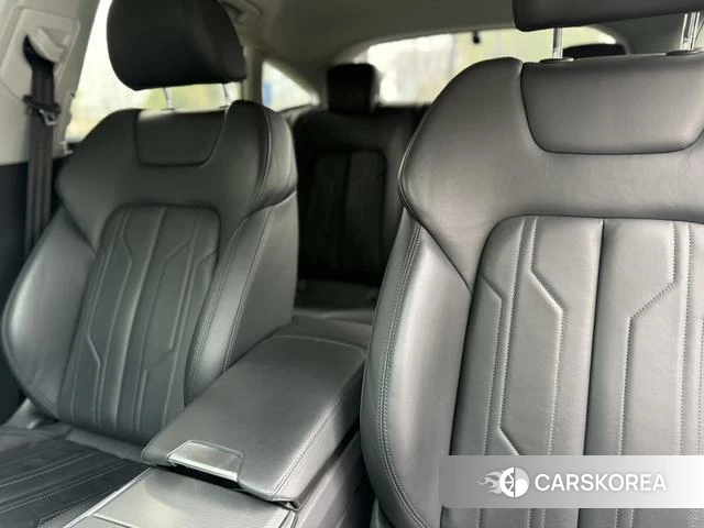 Audi A7 2023 Черный из Китая, фото 2