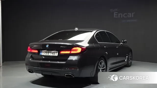 BMW 5 Series (G30) id 3759461 из Кореи 12