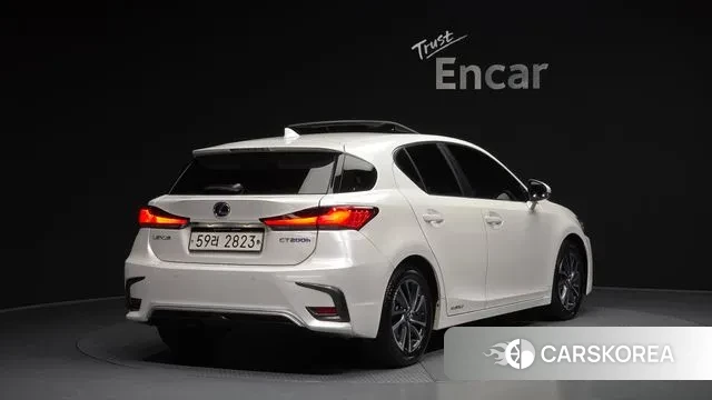 Lexus CT200h id 3748513 из Кореи 12