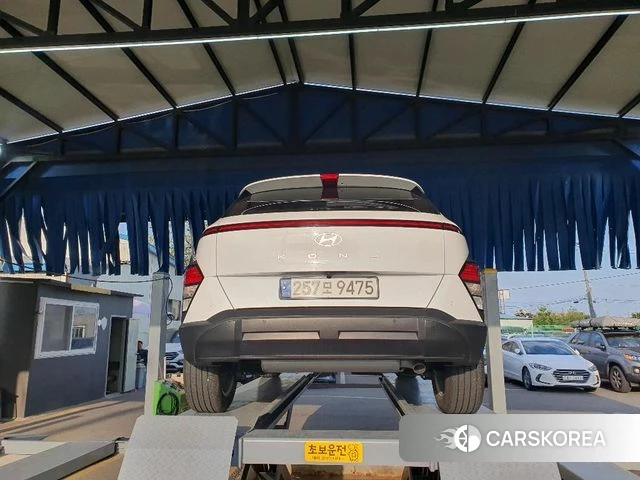 Hyundai Kona (SX2) 2024 Белый из Кореи, фото 2
