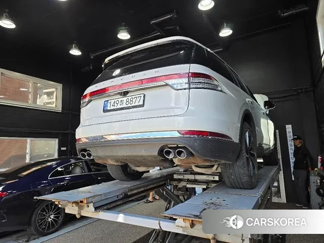Lincoln Aviator 2nd generation 2021 Белый из Кореи, фото 2