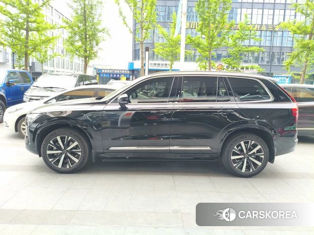 Volvo XC90 2026 Черный из Китая, фото 3
